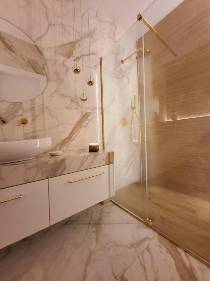 Апартаменты Apartament "Zlote Lwy 18" Затор Экстерьер фото