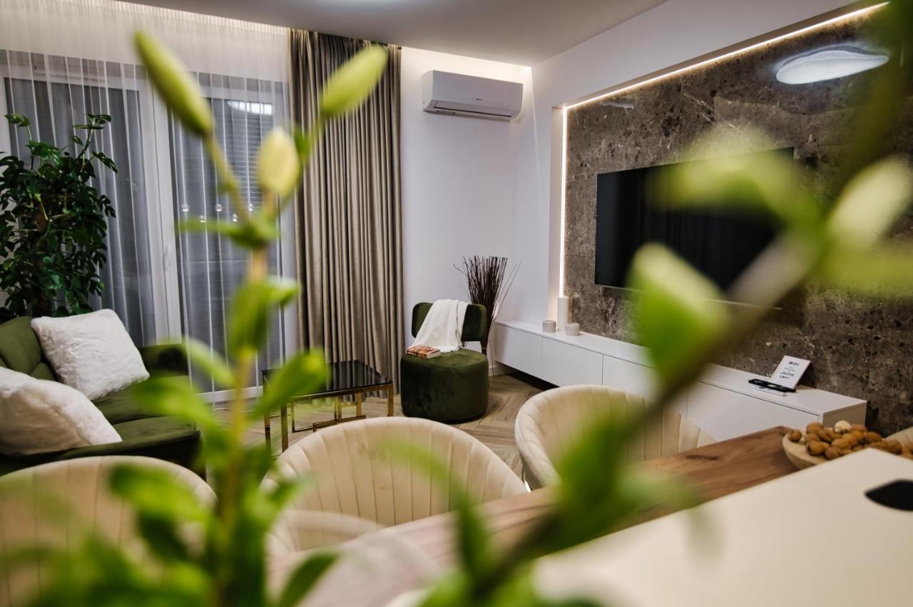 Апартаменты Apartament "Zlote Lwy 18" Затор Экстерьер фото