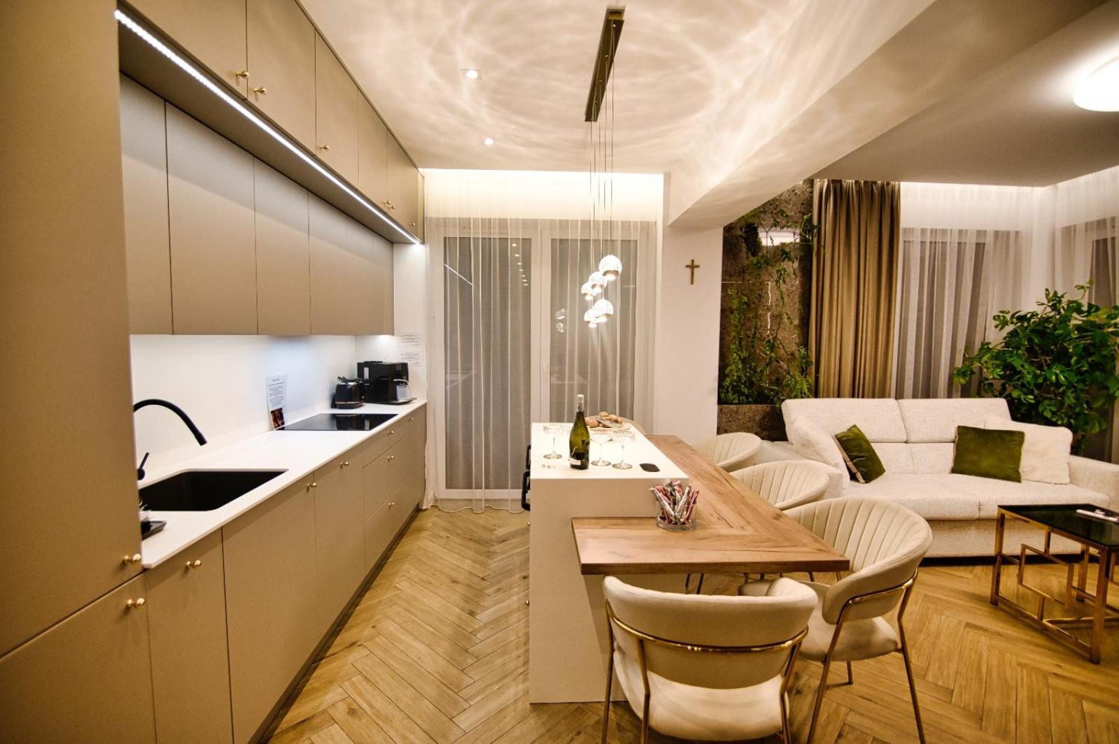 Апартаменты Apartament "Zlote Lwy 18" Затор Экстерьер фото