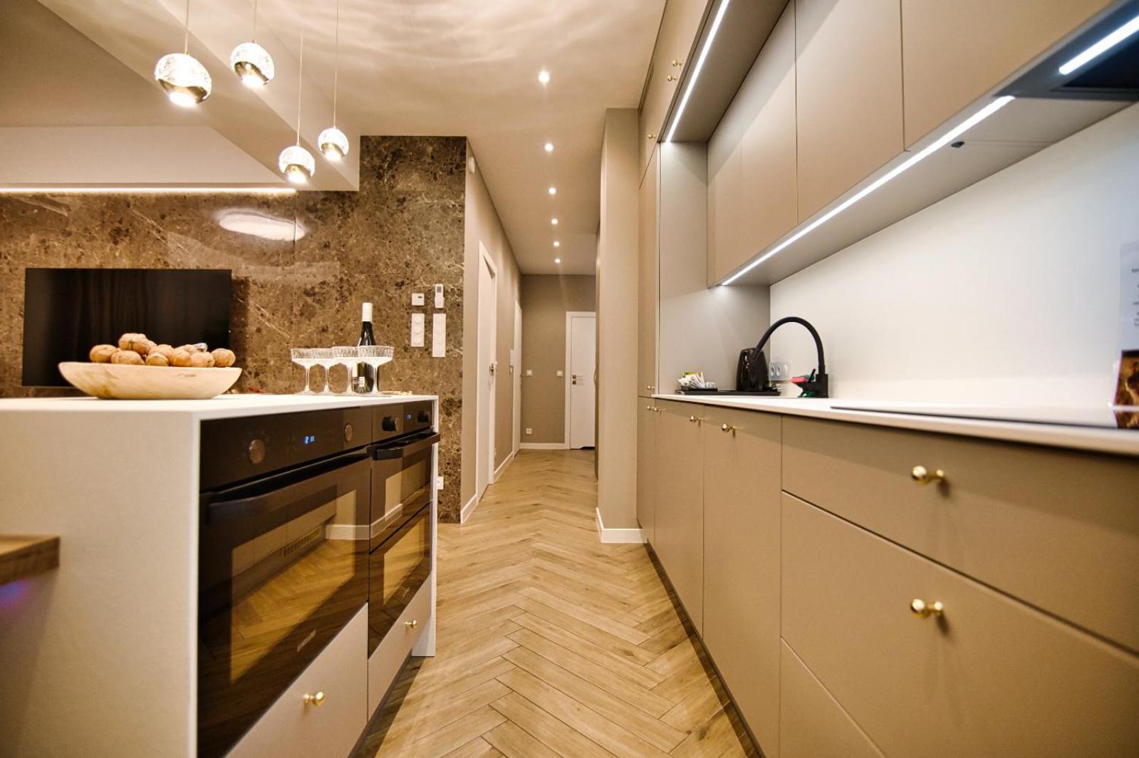 Апартаменты Apartament "Zlote Lwy 18" Затор Экстерьер фото